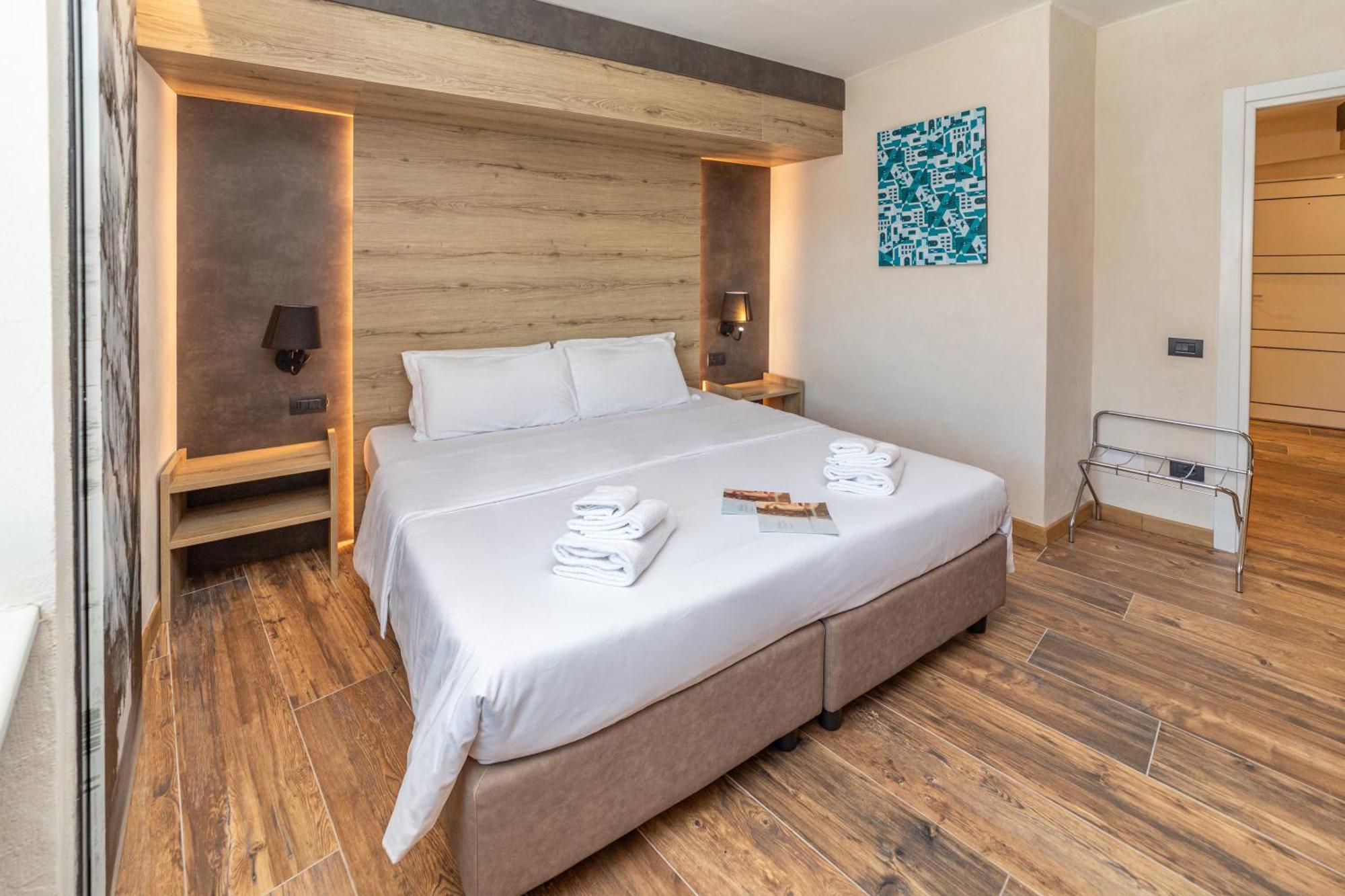 Hotel La Torre Oulx Esterno foto