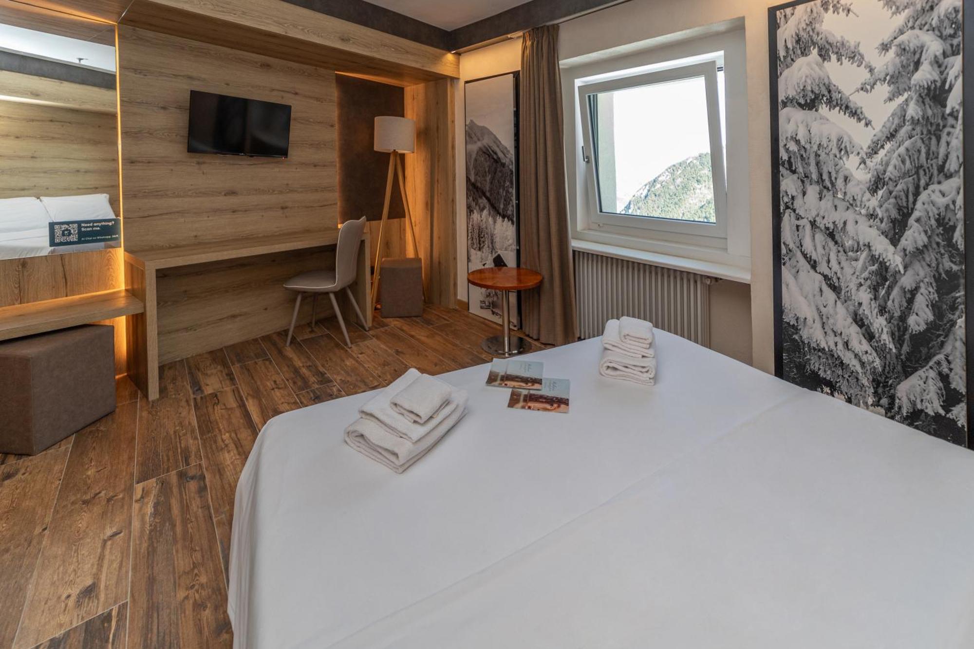 Hotel La Torre Oulx Esterno foto