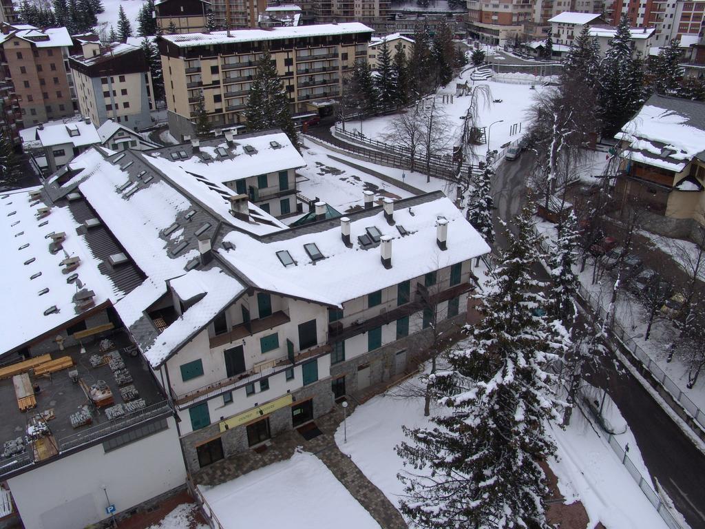 Hotel La Torre Oulx Esterno foto