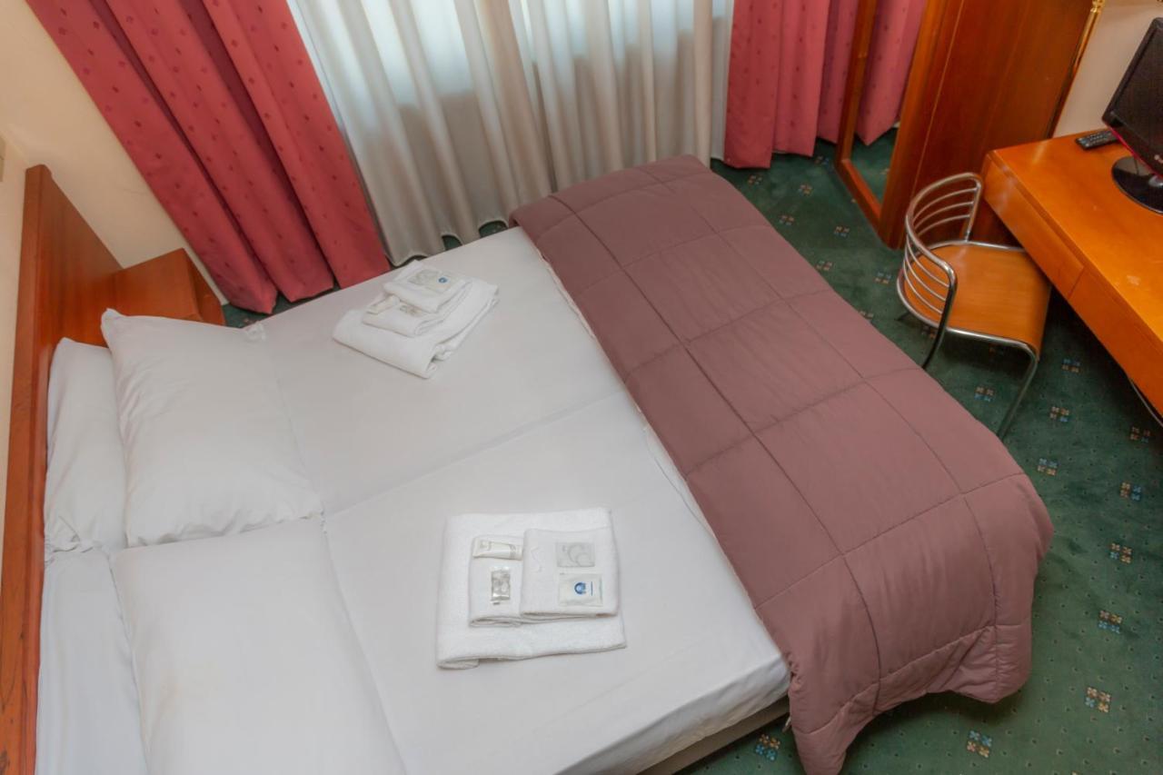 Hotel La Torre Oulx Esterno foto